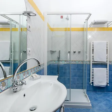 Vittoria 3* Позітано